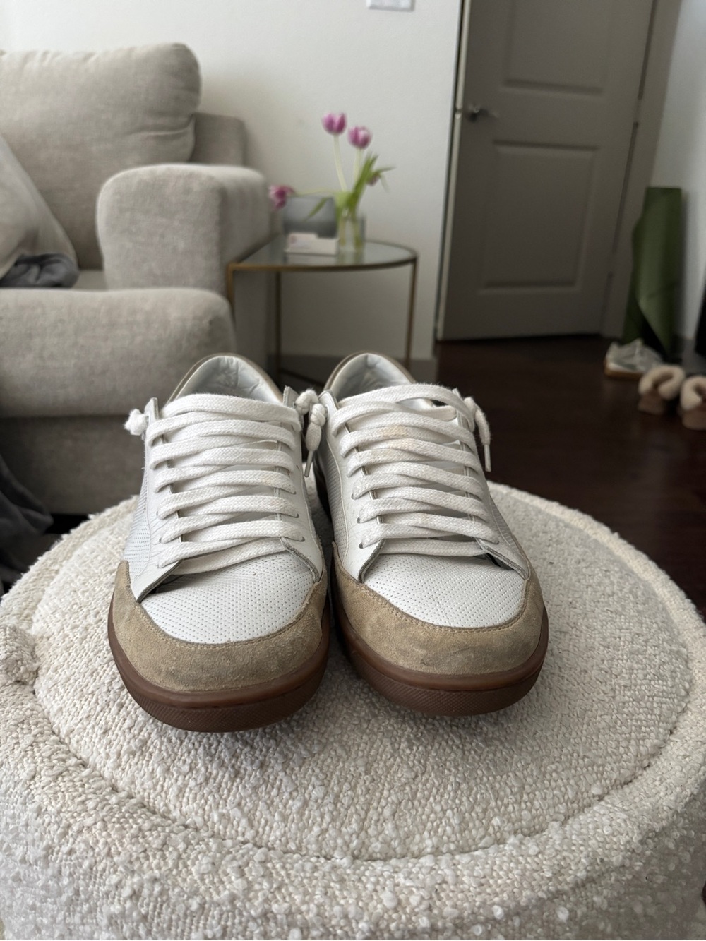 Saint Laurent White and Beige Leather Suede Low-Top Sneakers - Picture 3 of 6